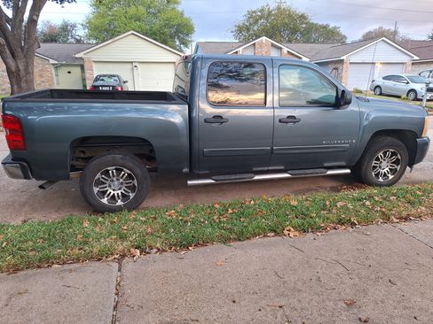 Used 2007 Chevrolet Silverado 1500 LS image 2