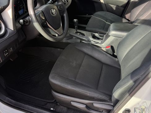 Used 2016 Toyota RAV4 LE FWD image 19
