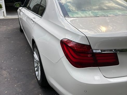 Used 2015 BMW 750Li RWD image 20