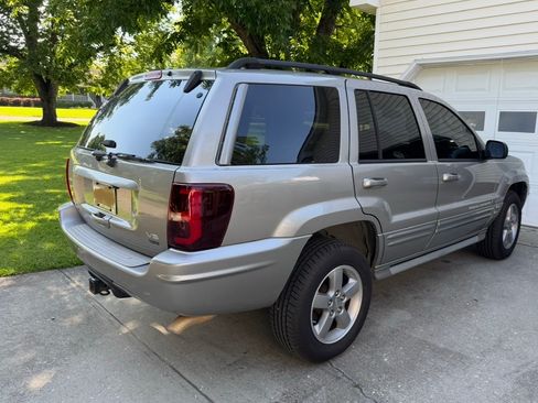 Used 2002 Jeep Grand Cherokee Overland image 2