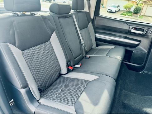 Used 2017 Toyota Tundra SR5 w/ TRD Off Road Package image 9