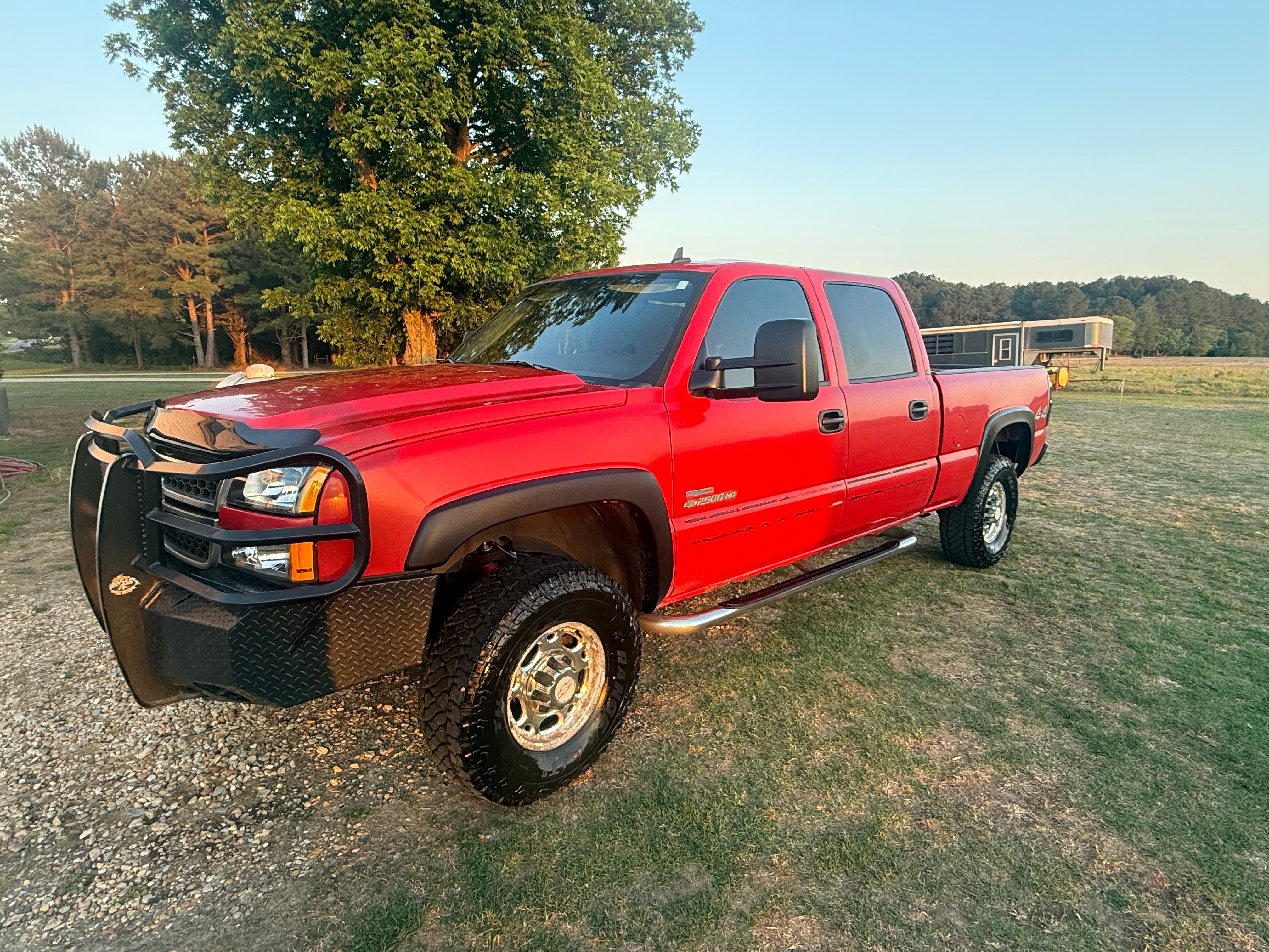 Used 2006 Chevrolet Silverado 2500 LT w/ Heavy-Duty Power Package AWD/4WD image 1