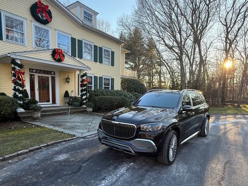 Used 2021 Mercedes-Benz Maybach GLS 600 4MATIC image 1