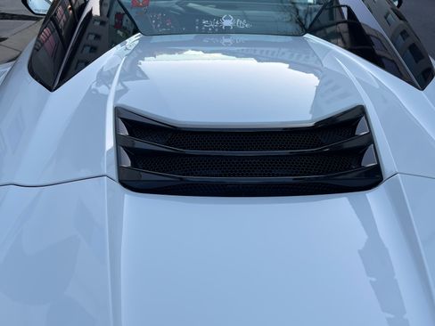 Used 2021 Chevrolet Corvette Stingray Premium Conv w/ Z51 Performance Package image 11