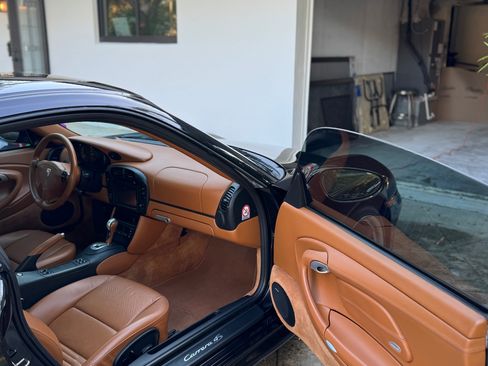 Used 2003 Porsche 911 Carrera 4S AWD/4WD image 13
