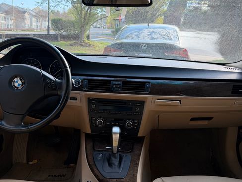 Used 2009 BMW 328i xDrive Sedan image 2