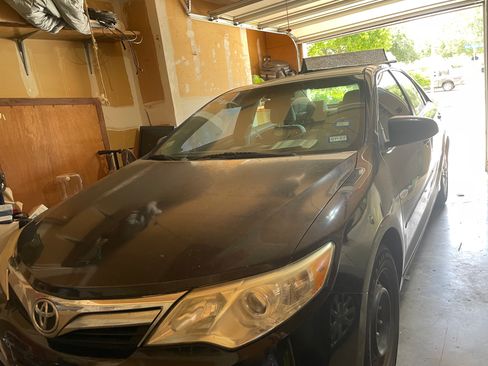 Used 2014 Toyota Camry LE FWD image 5