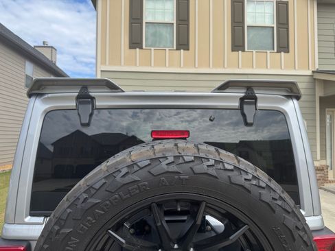 Used 2021 Jeep Wrangler Unlimited Sahara AWD/4WD image 12