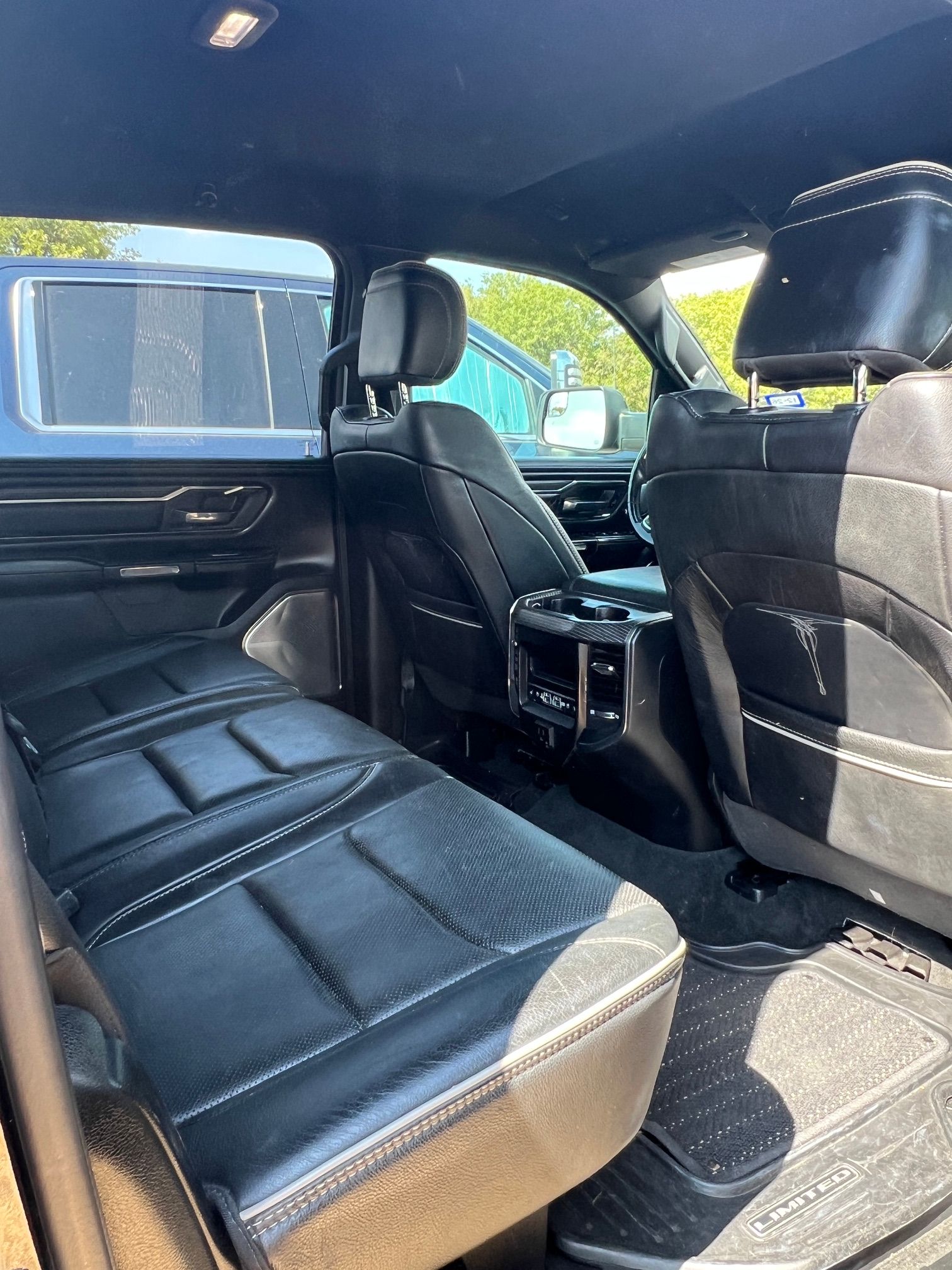 Used 2020 RAM 1500 Limited w/ Black Appearance Package AWD/4WD image 11