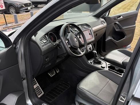 Used 2021 Volkswagen Tiguan SE R-Line image 14