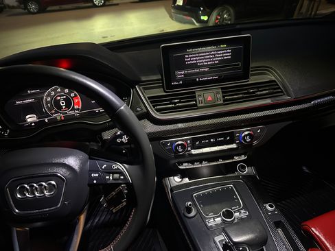 Used 2018 Audi SQ5 Premium Plus image 11