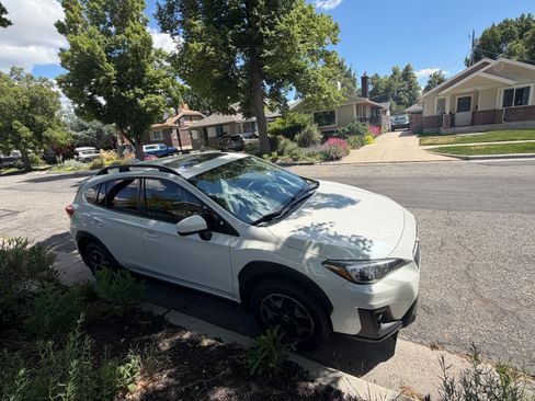 Used 2018 Subaru Crosstrek 2.0i Premium w/ Moonroof Package AWD/4WD image 12
