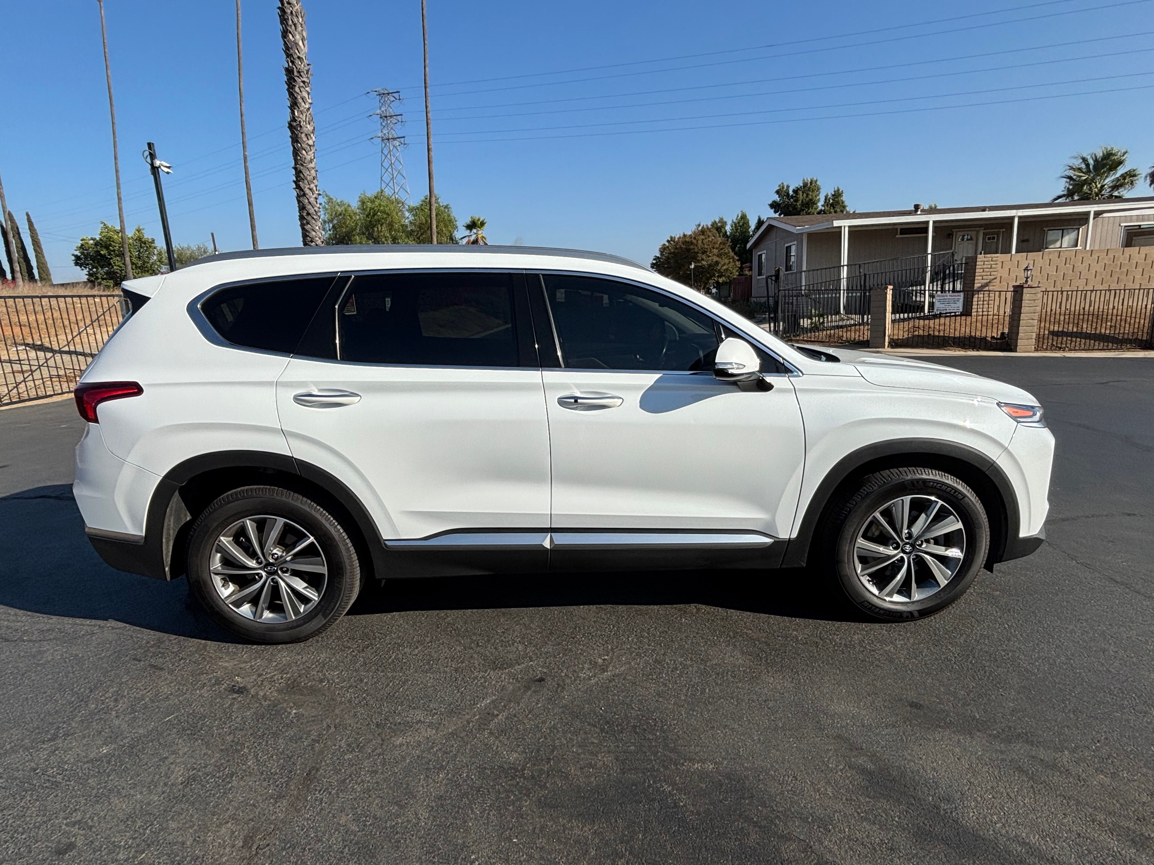 Used 2020 Hyundai Santa Fe SEL w/ Convenience + Premium Package FWD image 1