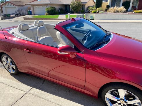 Used 2011 Lexus IS 250C image 2