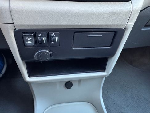 Used 2016 Toyota Sienna XLE image 30