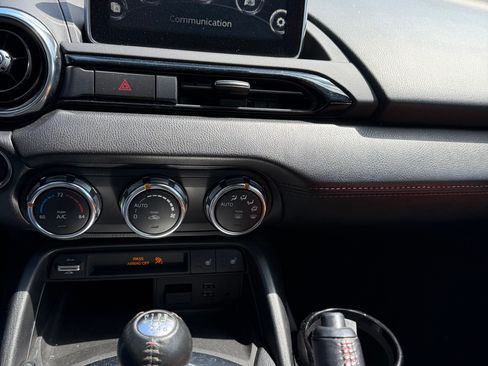 Used 2017 MAZDA MX-5 Miata RF Grand Touring w/ Appearance Package RWD image 10