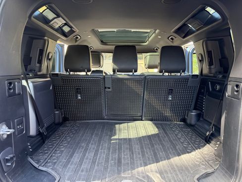 Used 2022 Land Rover Defender 110 X-Dynamic HSE image 11