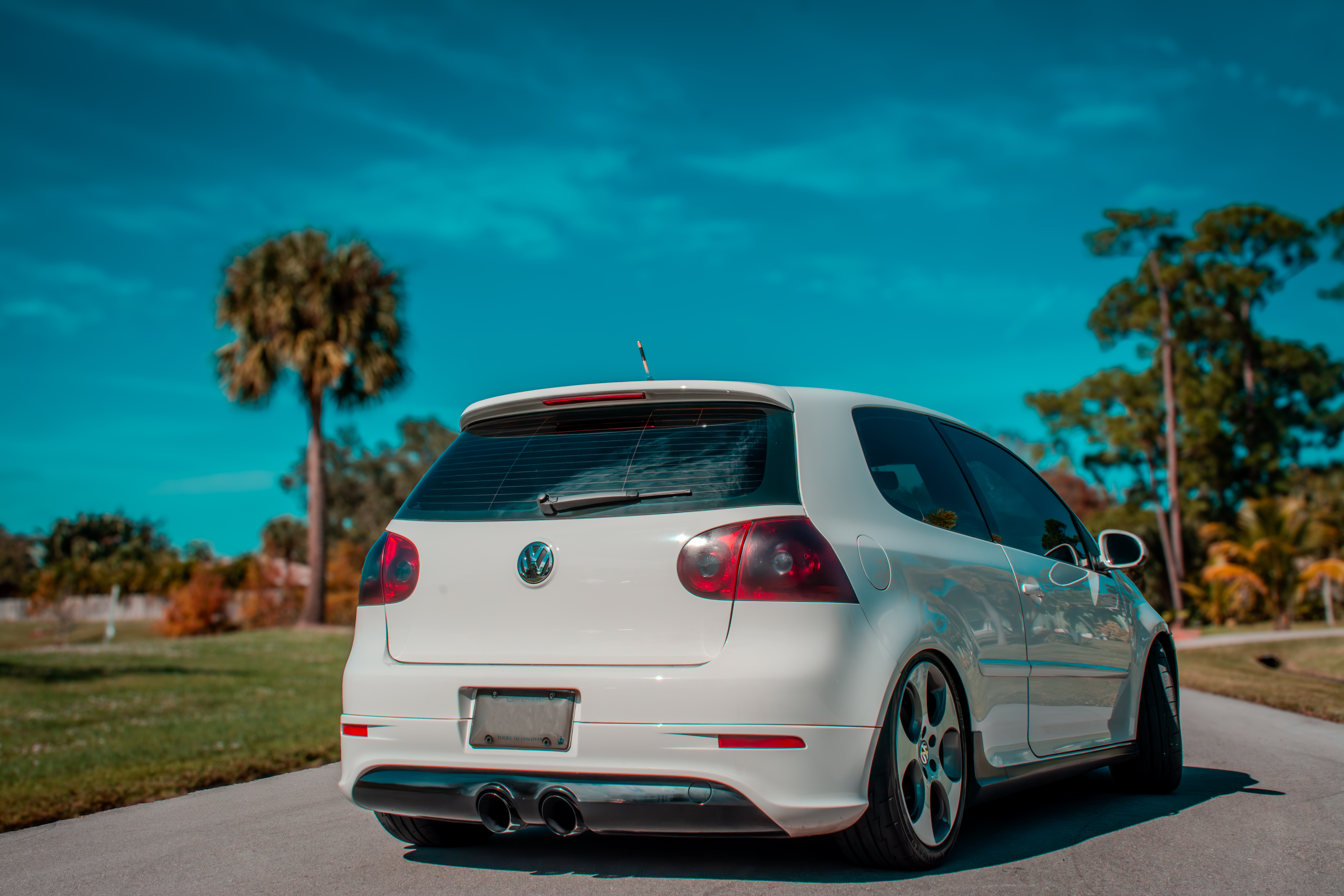Used 2007 Volkswagen GTI 2-Door FWD image 2