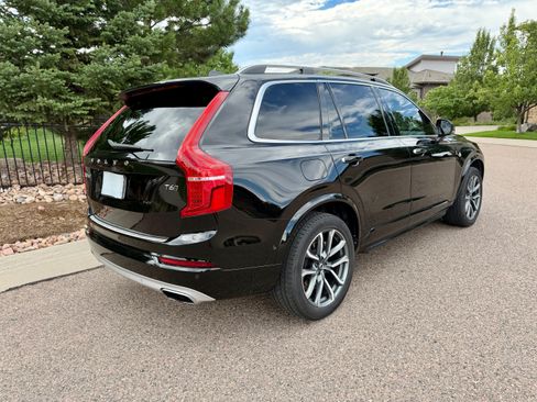 Used 2017 Volvo XC90 T6 Momentum w/ Vision Package AWD/4WD image 6