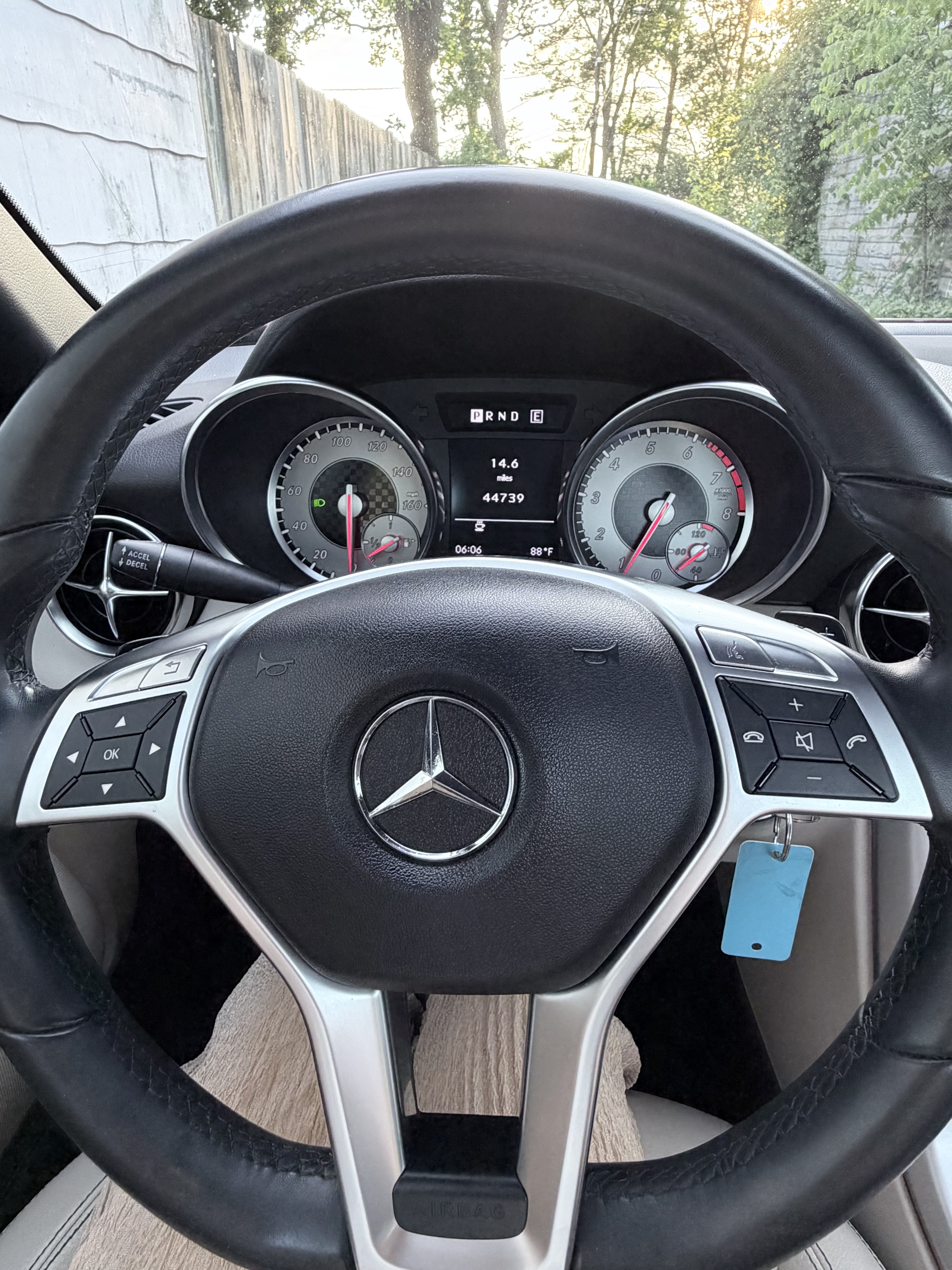 Used 2012 Mercedes-Benz SLK 350 image 9