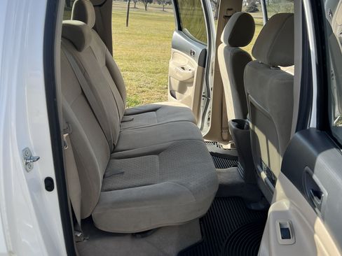 Used 2006 Toyota Tacoma PreRunner image 21