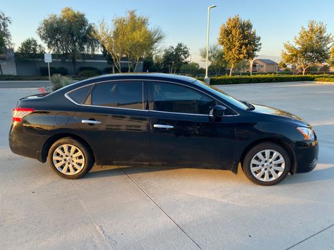 Used 2015 Nissan Sentra SV FWD image 2