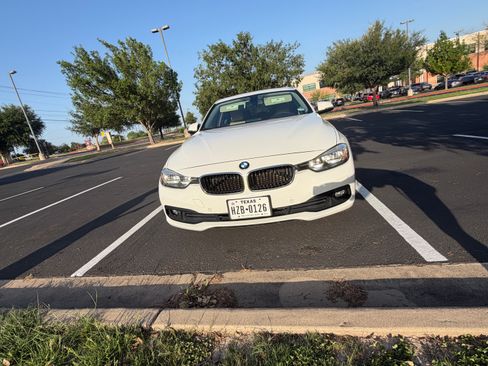 Used 2016 BMW 320i Sedan RWD image 5