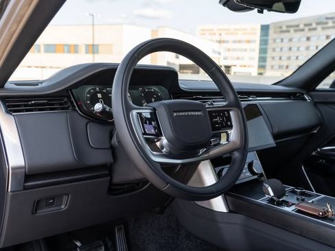 Used 2023 Land Rover Range Rover First Edition image 11