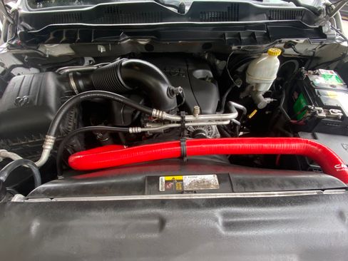 Used 2015 RAM 1500 Laramie w/ Convenience Group image 9