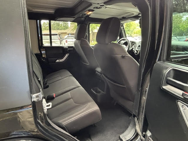 Used 2018 Jeep Wrangler Unlimited Sahara AWD/4WD image 17
