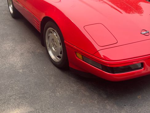 Used 1993 Chevrolet Corvette Coupe RWD image 2