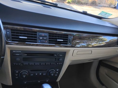 Used 2006 BMW 325xi Sedan image 2