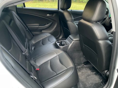 Used 2017 Chevrolet Volt Premier w/ Driver Confidence II Package FWD image 12