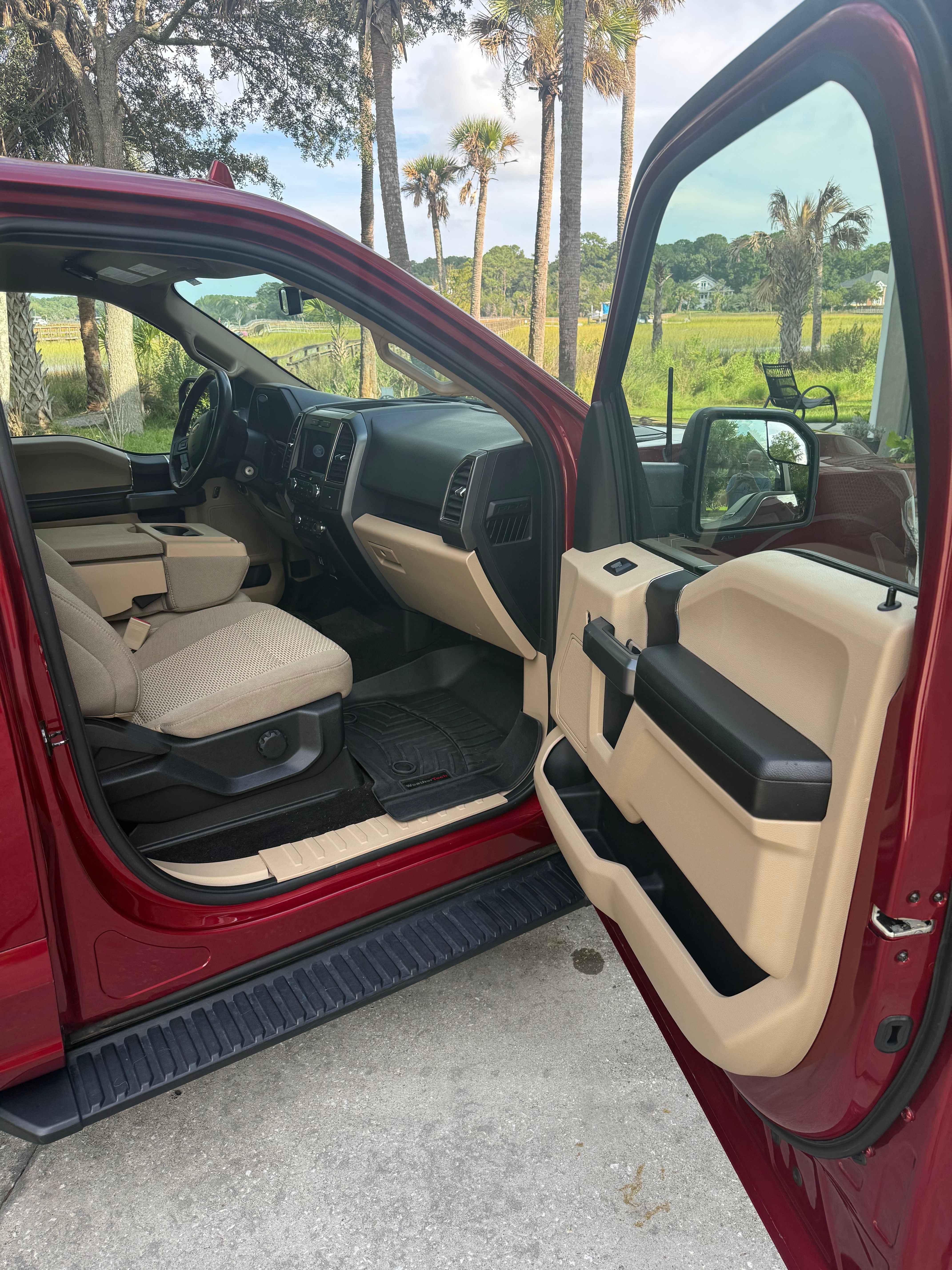 Used 2018 Ford F150 XLT w/ Equipment Group 301A Mid RWD image 9