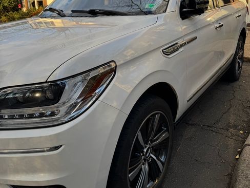 Used 2019 Lincoln Navigator Reserve image 5