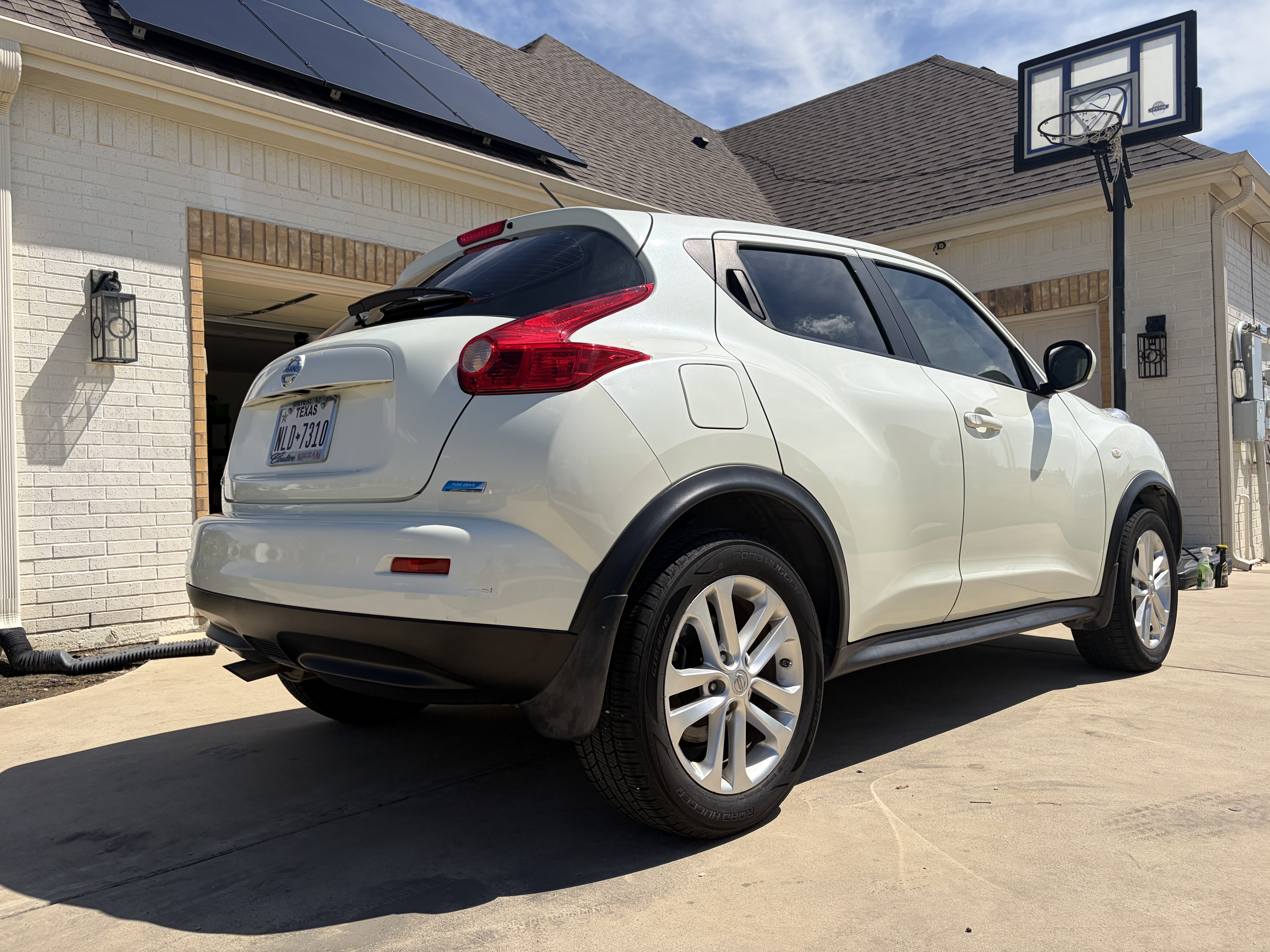 Used 2012 Nissan Juke S FWD image 6