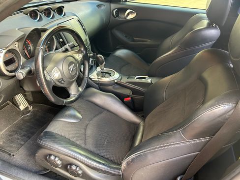 Used 2013 Nissan 370Z Touring w/ Sport Pkg image 11