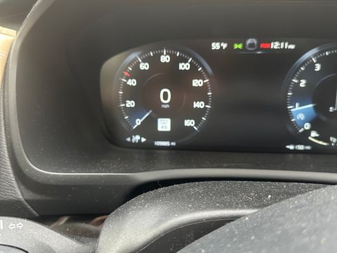 Used 2018 Volvo XC90 T6 Momentum w/ Convenience Package image 17