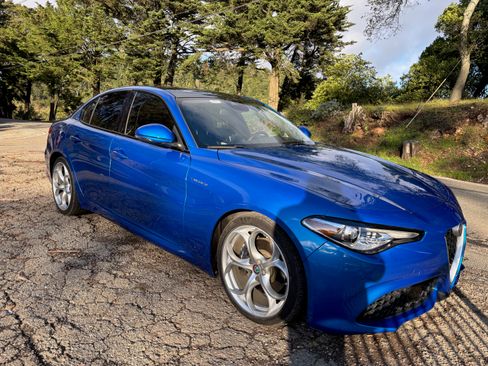 Used 2018 Alfa Romeo Giulia Ti Sport w/ Quick Order Package 22U Sport image 5