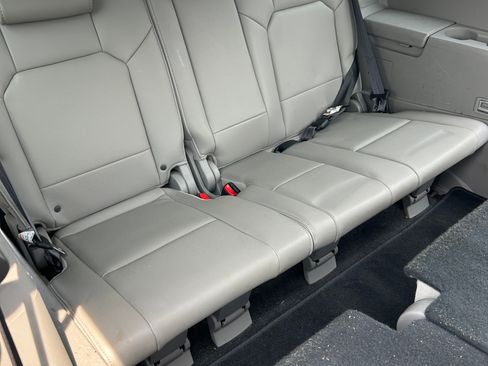 Used 2011 Honda Pilot Touring image 11
