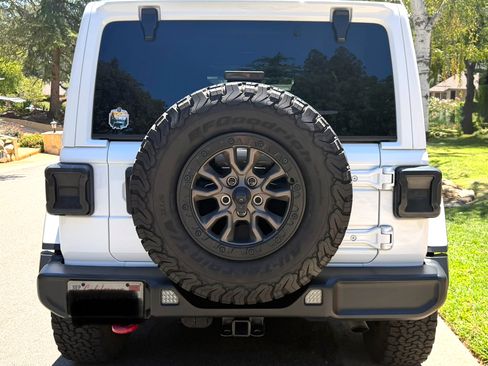 Used 2021 Jeep Wrangler Unlimited Rubicon AWD/4WD image 10