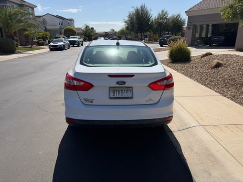Used 2014 Ford Focus SE FWD image 4
