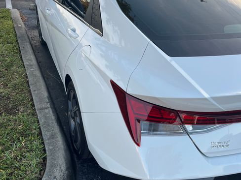 Used 2025 Hyundai Elantra Limited w/ Cargo Package image 4