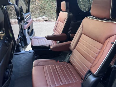 Used 2023 GMC Yukon XL Denali Ultimate image 13