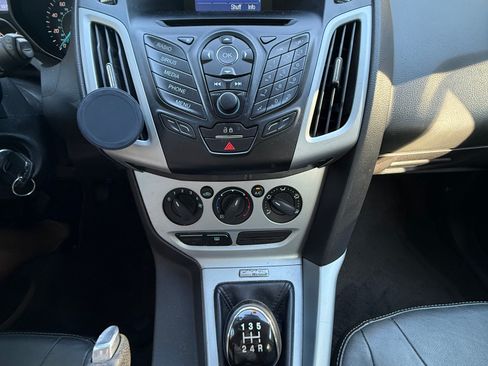 Used 2014 Ford Focus SE w/ Equipment Group 201A image 11