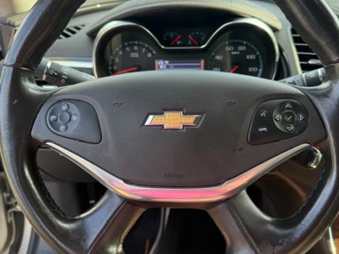 Used 2014 Chevrolet Impala LT FWD image 9