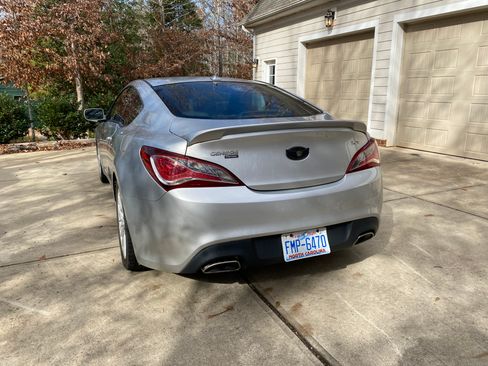 Used 2013 Hyundai Genesis 2.0T image 5