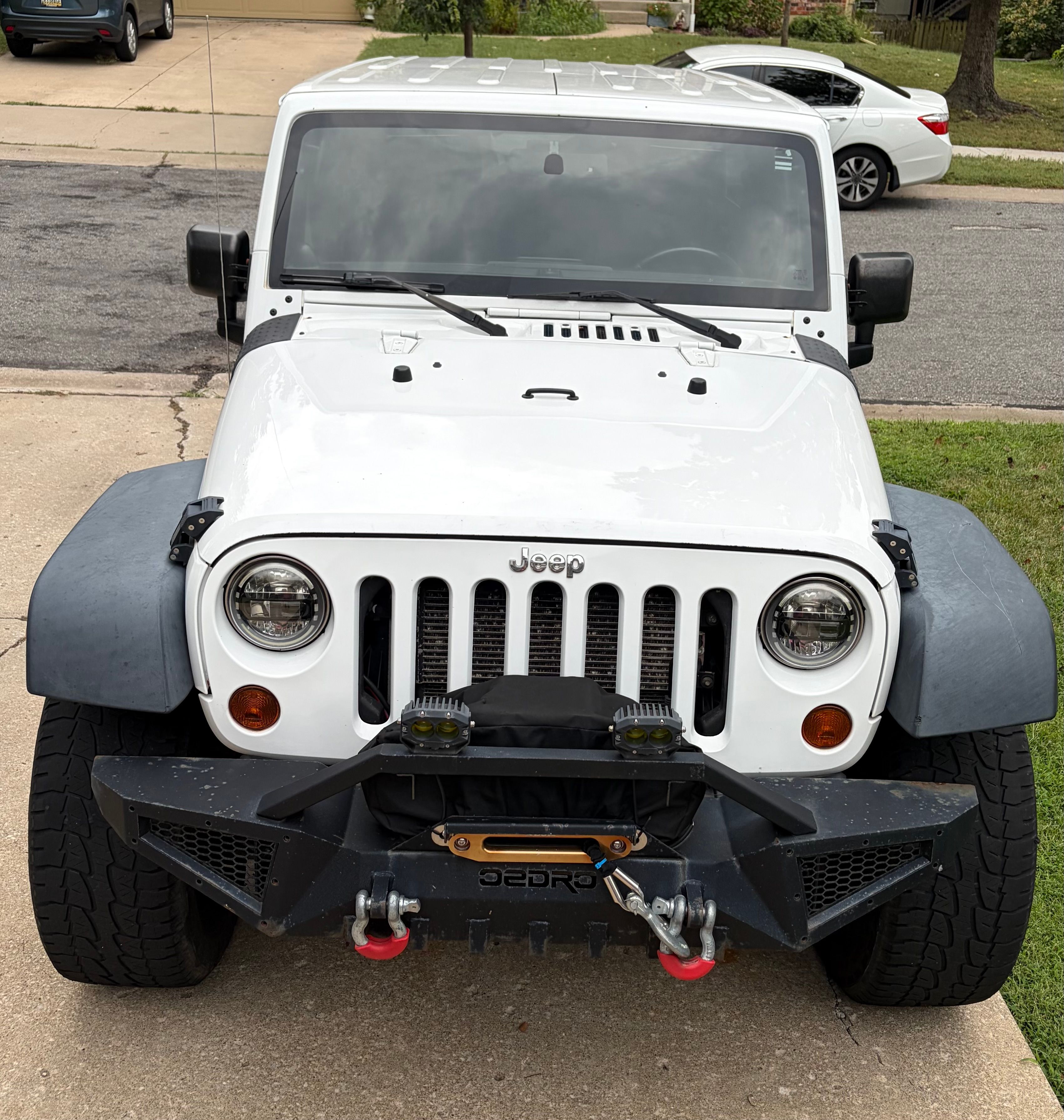Used 2012 Jeep Wrangler Unlimited Sahara w/ Connectivity Group AWD/4WD image 2