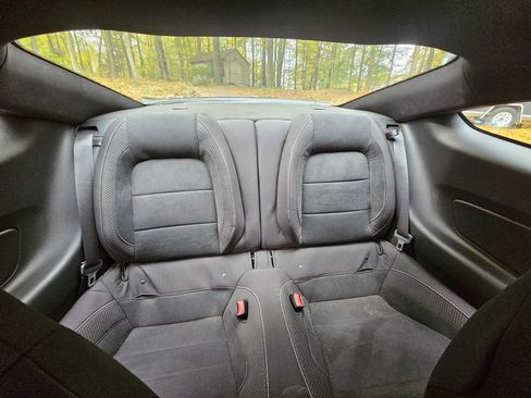 Used 2016 Ford Mustang Shelby GT350 w/ Track Package image 18