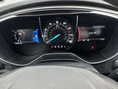 Used 2017 Ford Fusion SE w/ Fusion SE Technology Package image 8